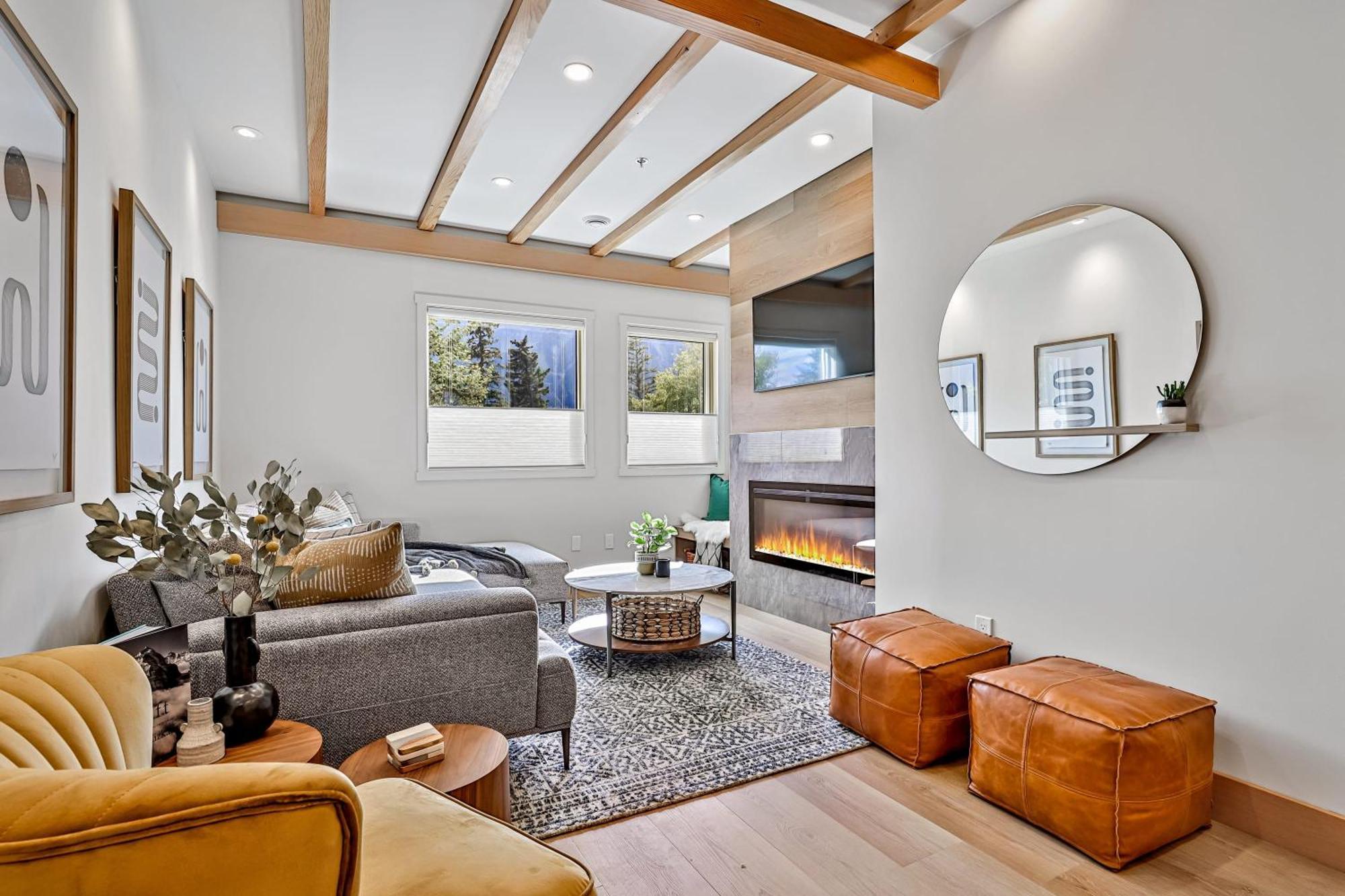 Ravens Crest Lodge - Stunning Views Perfectly Located On Main Street Canmore Zewnętrze zdjęcie
